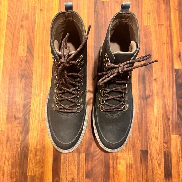 Women’s Teva Black lace up boots, size 9.5 - Picture 4 of 14